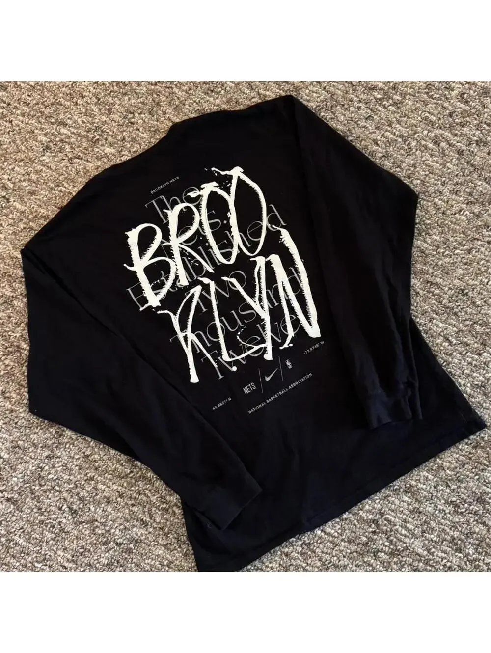 Men’s Brooklyn Nets Nike Long Sleeve Graphic T-Shirt Black Streetwear Size Small